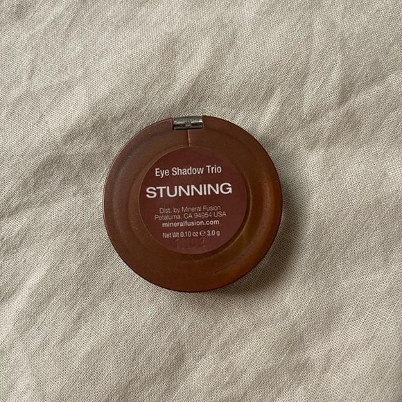 MINERAL FUSION® Eye Shadow Trio (color STUNNING) - Picture 5 of 6